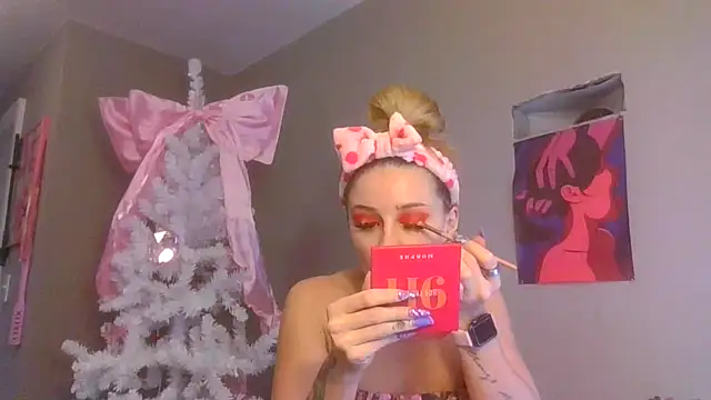 Snapshot of lexybabyxo chatting on 11/21/25, 01:32 lexybabyxo online show from 11/21/25, 01:32