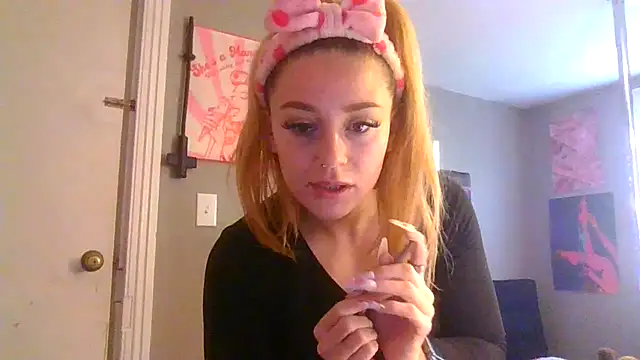 lexybabyxo online show from 12/15/25, 12:55
