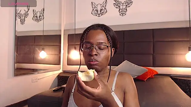 Snapshot of candy_lovee69 chatting on 05/14/26, 08:06 candy lovee69 online show from 05/14/26, 08:06