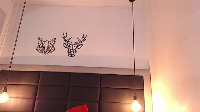 candy lovee69 online show from 10/28/25, 07:35