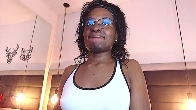 candy lovee69 online show from 11/05/25, 10:24