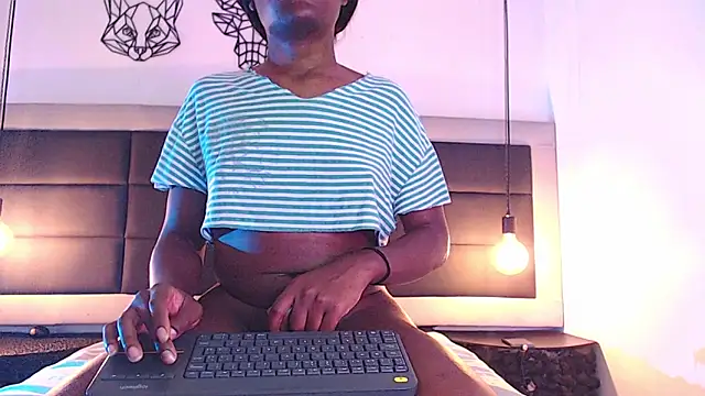 candy lovee69 online show from 04/02/26, 01:40