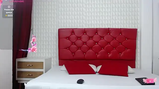 Roxy Lux online show from 03/04/25, 12:55