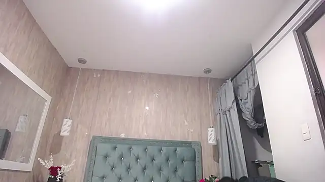 Roxy Lux online show from 03/13/25, 01:29