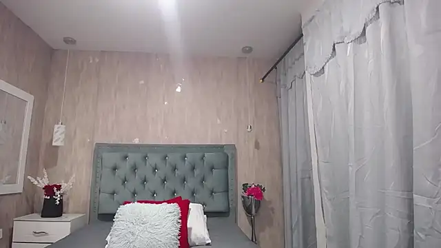 Roxy Lux online show from 03/15/25, 01:51