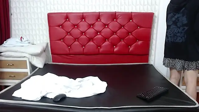 Roxy Lux online show from 02/06/25, 12:15