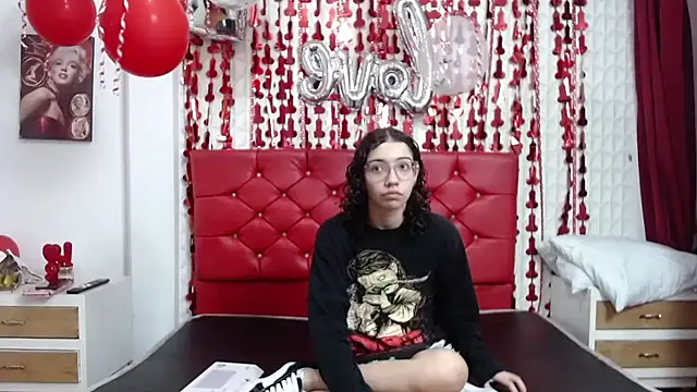 Roxy Lux online show from 02/20/25, 01:08