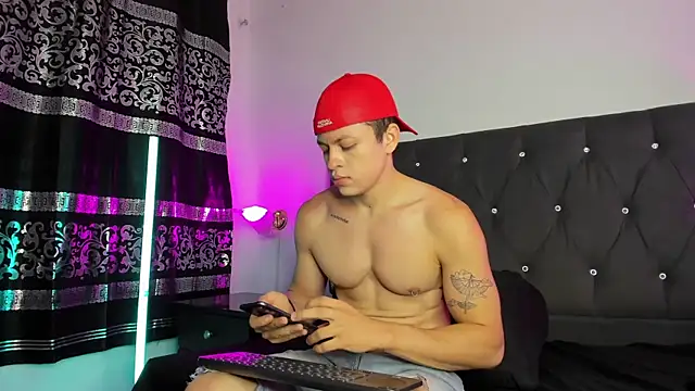Snapshot of Angel_Cuervo chatting on 03/10/25, 12:38 Angel Cuervo online show from 03/10/25, 12:38