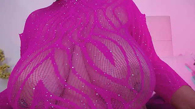 Nicol Love0 online show from 04/08/26, 12:17