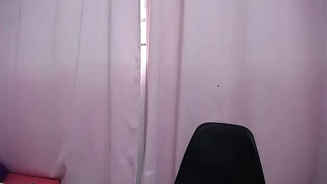 Nicol Love0 online show from 09/18/25, 12:08
