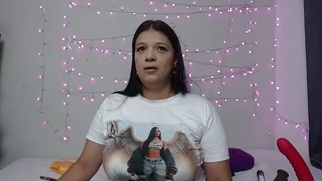 Nicol Love0 online show from 03/10/25, 10:39
