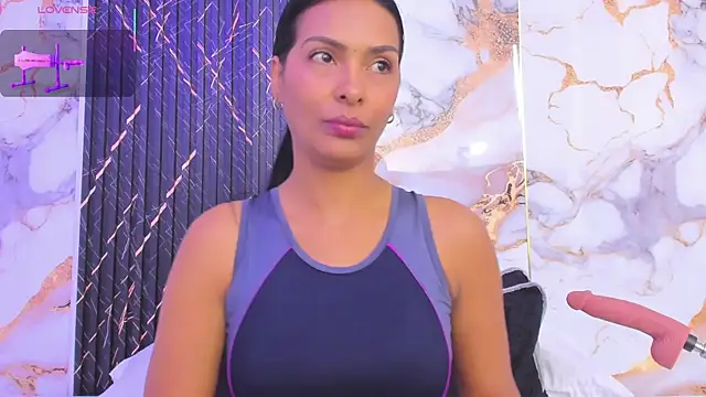 Snapshot of Alyson-a chatting on 12/02/25, 12:51 Alyson-a online show from 12/02/25, 12:51