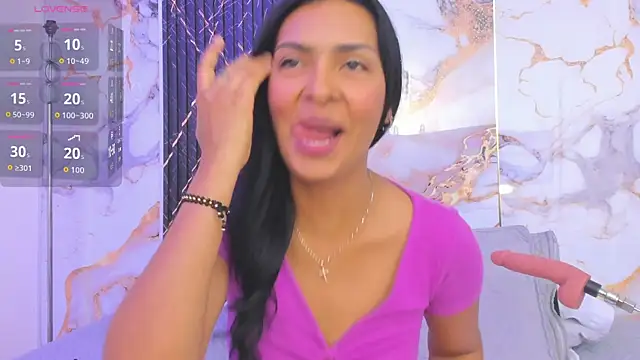 Snapshot of Alyson-a chatting on 10/22/25, 12:37 Alyson-a online show from 10/22/25, 12:37