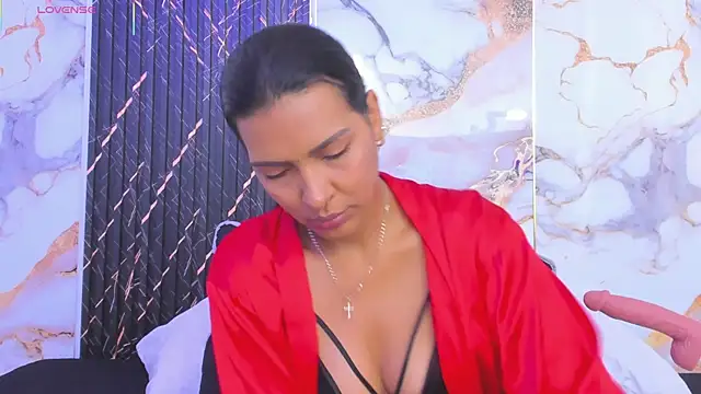 Snapshot of Alyson-a chatting on 12/16/25, 12:53 Alyson-a online show from 12/16/25, 12:53