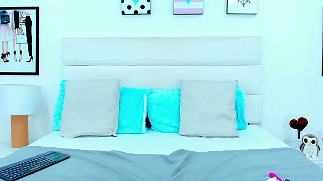 Snapshot of JoslinEvans chatting on 11/04/25, 12:09 JoslinEvans online show from 11/04/25, 12:09