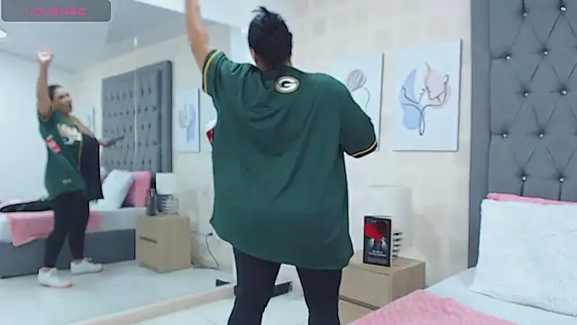 Snapshot of JoslinEvans chatting on 10/29/25, 12:26 JoslinEvans online show from 10/29/25, 12:26