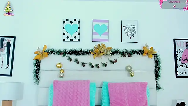 Snapshot of JoslinEvans chatting on 12/18/25, 11:58 JoslinEvans online show from 12/18/25, 11:58