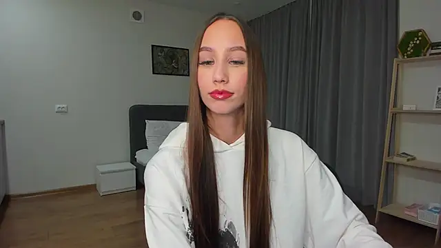 Snapshot of your_emily_ chatting on 12/03/24, 06:44 your emily online show from 12/03/24, 06:44