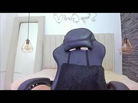 Zoeth Ruiz online show from 09/25/25, 02:01