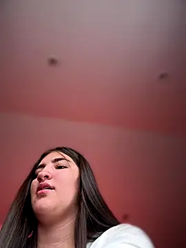 AhriCutte online show from 11/28/25, 04:51