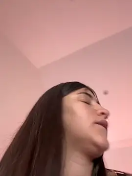 AhriCutte online show from 11/19/25, 05:02