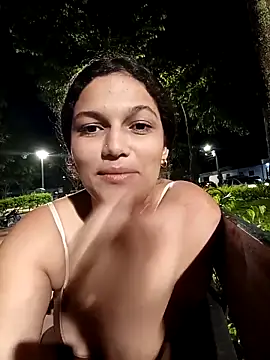 Snapshot of girl_milk1 chatting on 10/27/25, 11:38 girl milk1 online show from 10/27/25, 11:38