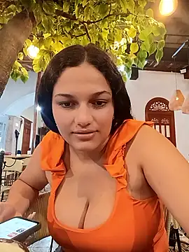 girl milk1 online show from 11/18/25, 11:26