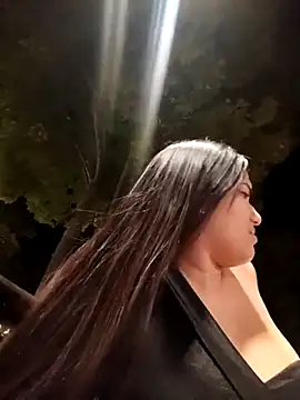 girl milk1 online show from 12/20/25, 12:46