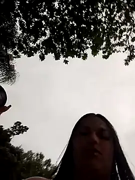 girl milk1 online show from 11/24/25, 10:10