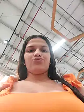 Snapshot of girl_milk1 chatting on 02/15/25, 10:52 girl milk1 online show from 02/15/25, 10:52