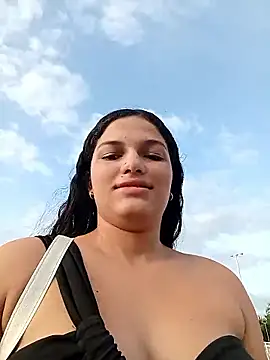 girl milk1 online show from 11/03/25, 09:40