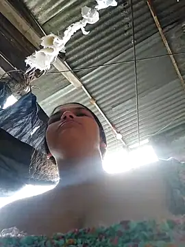 Snapshot of girl_milk1 chatting on 03/06/25, 04:07 girl milk1 online show from 03/06/25, 04:07