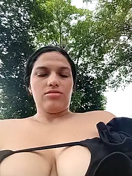 Snapshot of girl_milk1 chatting on 10/26/25, 09:59 girl milk1 online show from 10/26/25, 09:59