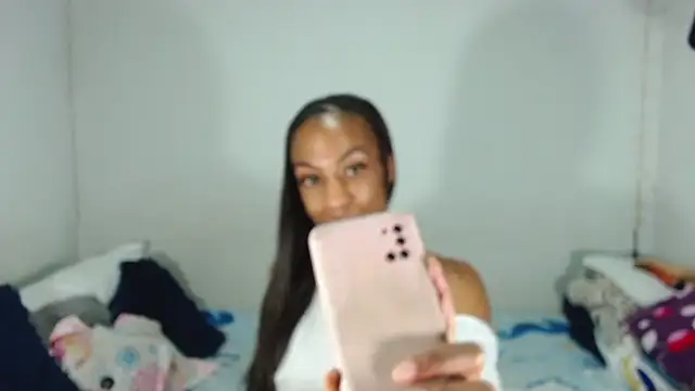 Snapshot of JessicaEbony chatting on 12/05/25, 02:43 JessicaEbony online show from 12/05/25, 02:43