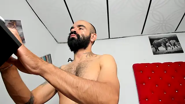 Chriss evanss  online show from 04/28/26, 04:00