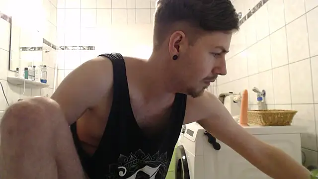 jonny-bisexual online show from 12/29/24, 09:52