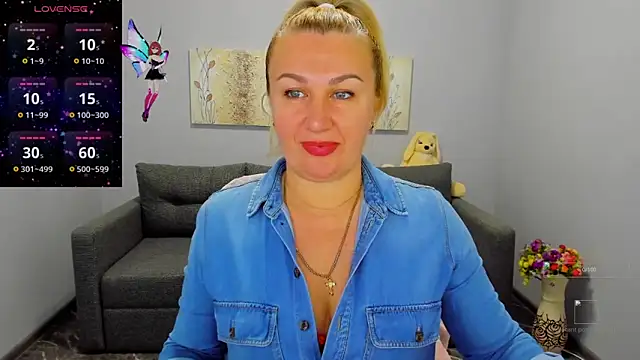 Lili Crossi online show from 11/05/25, 06:49