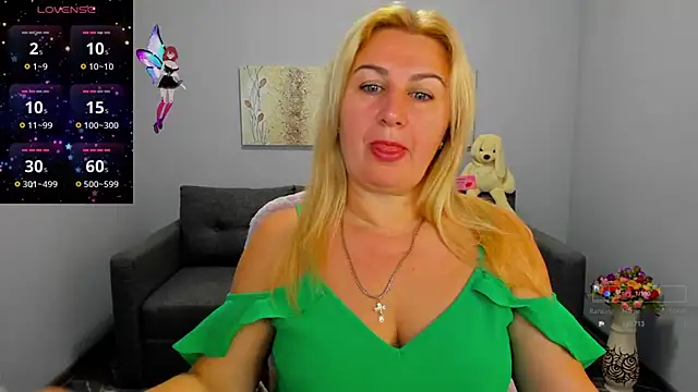 Snapshot of Lili_Crossi chatting on 09/16/25, 05:41 Lili Crossi online show from 09/16/25, 05:41