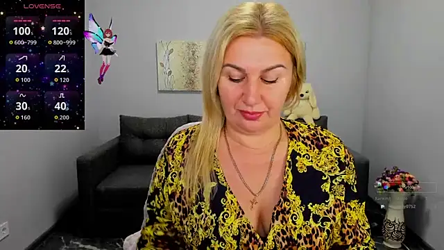 Snapshot of Lili_Crossi chatting on 09/30/25, 05:46 Lili Crossi online show from 09/30/25, 05:46