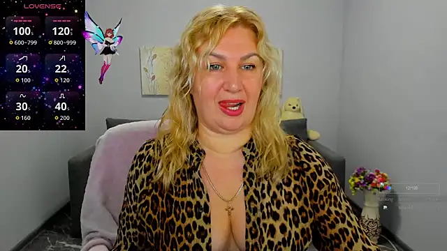 Lili Crossi online show from 11/11/25, 06:41