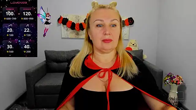 Lili Crossi online show from 10/31/25, 06:54