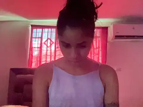 Snapshot of Susandolls chatting on 01/14/25, 03:36 Susandolls online show from 01/14/25, 03:36