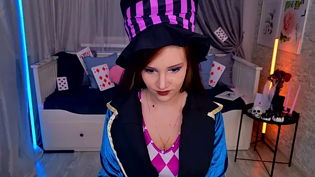 StellaGloww online show from 10/31/25, 04:25