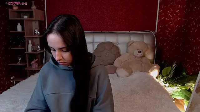 AuroraAksnesss online show from 09/29/25, 02:40