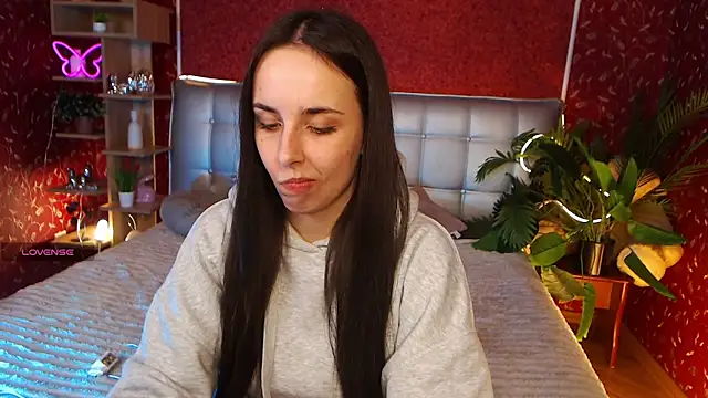 AuroraAksnesss online show from 02/10/25, 05:30