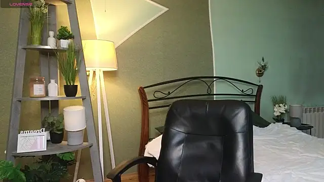 AuroraAksnesss online show from 03/05/25, 07:16