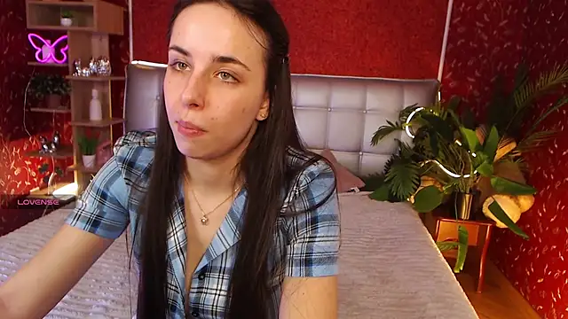 AuroraAksnesss online show from 02/11/25, 12:15