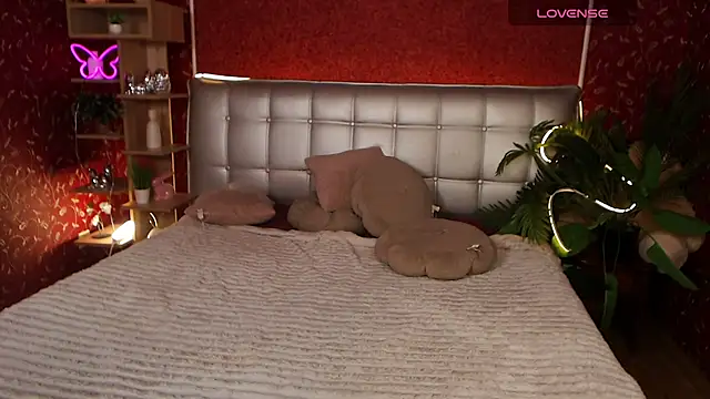 AuroraAksnesss online show from 03/03/25, 02:28