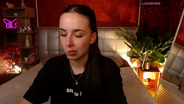 AuroraAksnesss online show from 03/14/25, 05:35