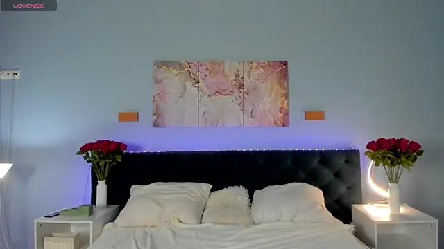 Linablueeyed online show from 09/28/25, 08:21